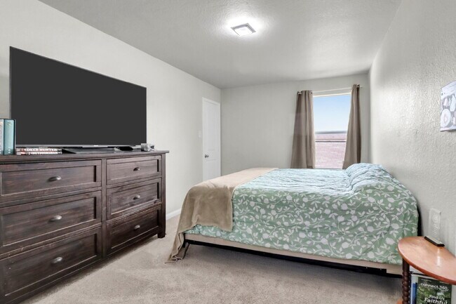 Building Photo - 6639 Luckey Pine