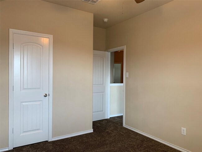 Building Photo - 6353 Eagle Lake Ct