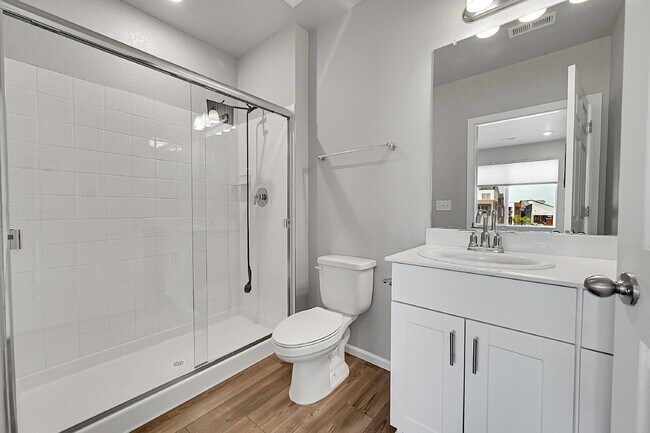 Building Photo - $3,195, 3 bed, 3.1 bath, located in Broomf...