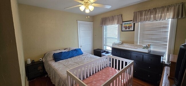 Building Photo - 72 Seymour St