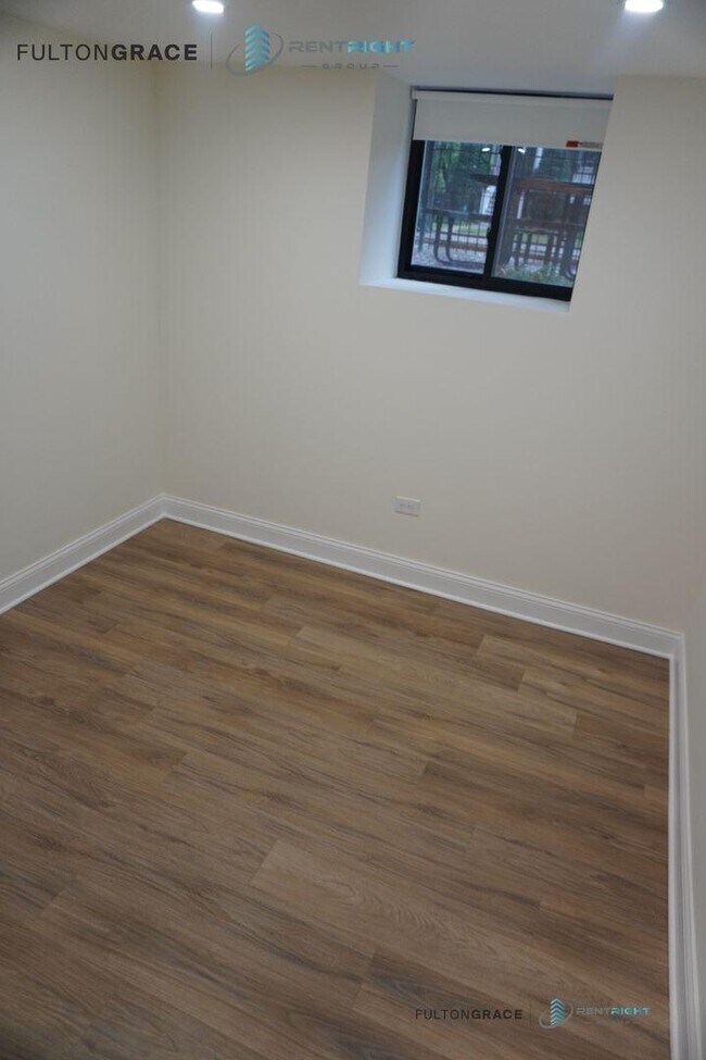 Building Photo - 5 bedroom in Chicago IL 60625
