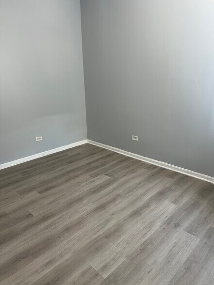 Building Photo - 3348 W Van Buren St