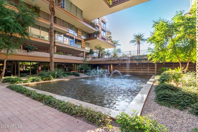 Building Photo - 7117 E Rancho Vista Dr