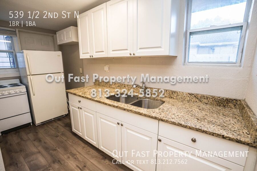 Building Photo - 539 1/2 2nd St N