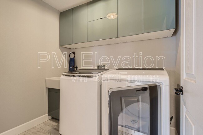 Building Photo - 9805 Cypress Point Cir