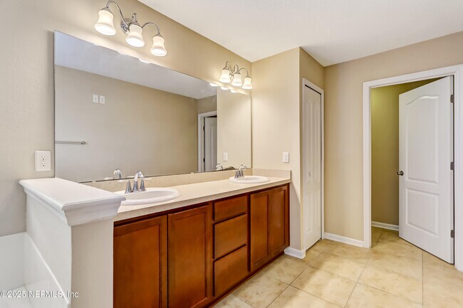 Building Photo - 16271 Dowing Creek Dr