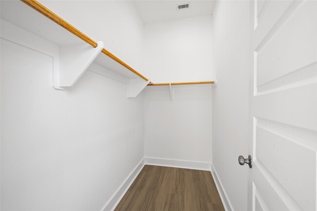 Building Photo - 5623 Eskridge St