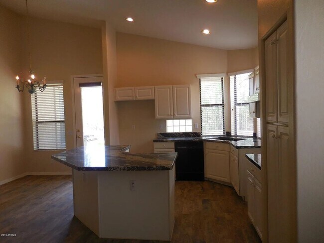 Building Photo - 4189 E Rancho Caliente Dr