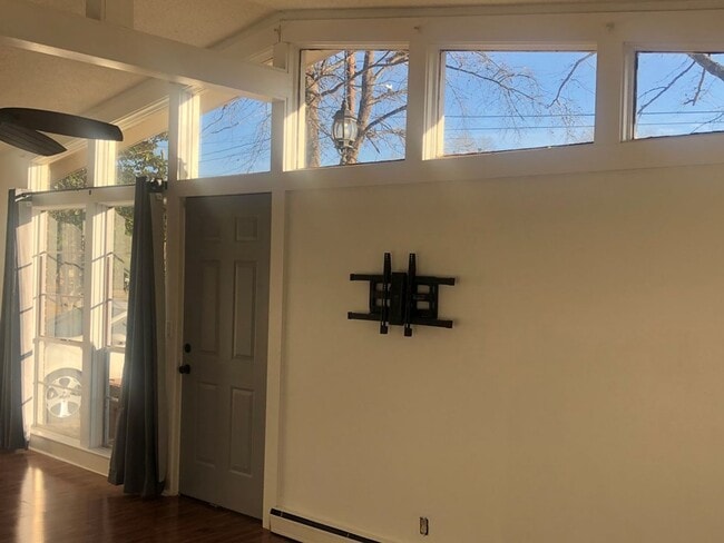 Building Photo - 324 Homewood Ave