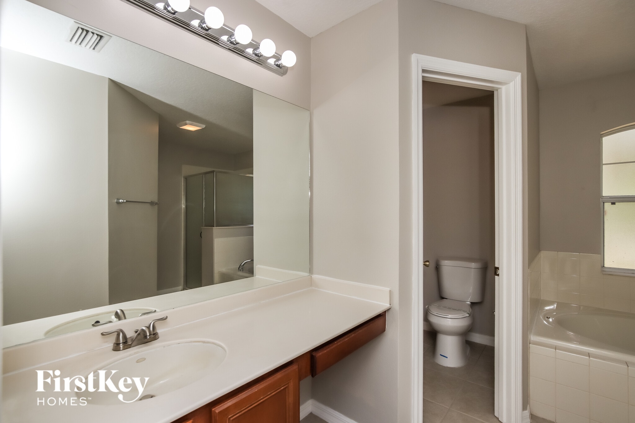 Building Photo - 606 Reading St SE