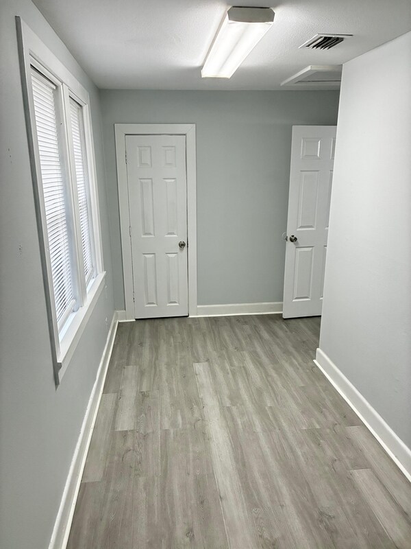 Building Photo - 7651 Hammond Blvd