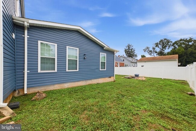 Building Photo - 3524 Meadowside Ave