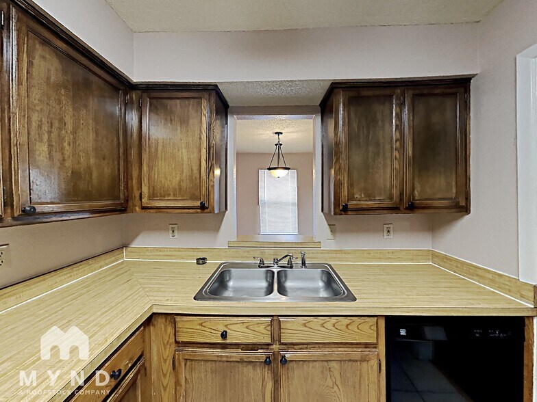Building Photo - 5515 Brookview Ct