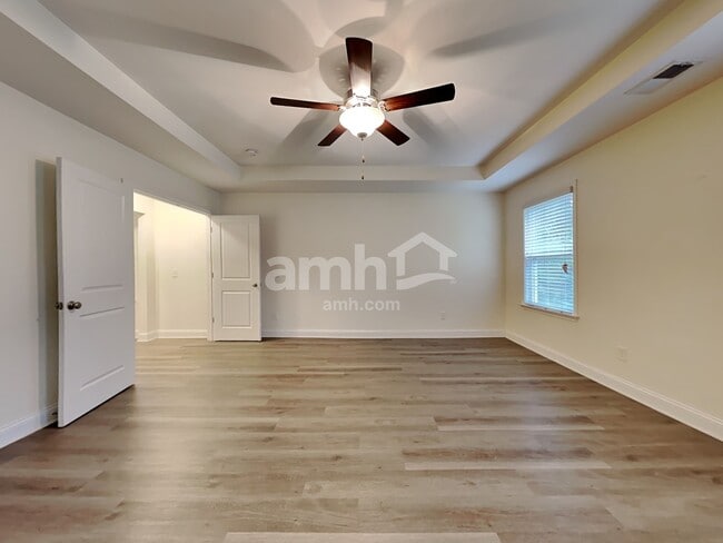 Building Photo - 317 Golf Rd