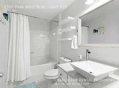 Building Photo - 1300 Park W Blvd