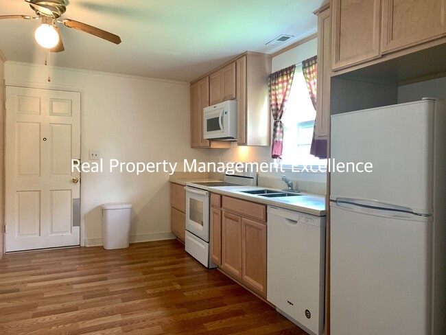 Building Photo - Historical Home, 2 Bed, In Downtown Wake Forest, Available Now!