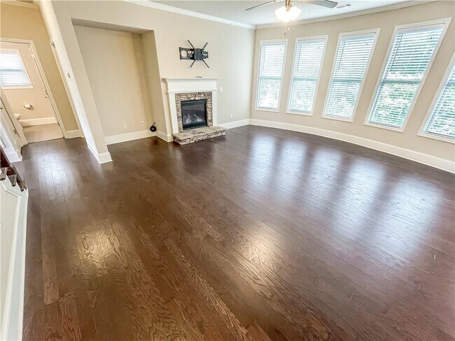 Building Photo - 5840 Zelkova Dr
