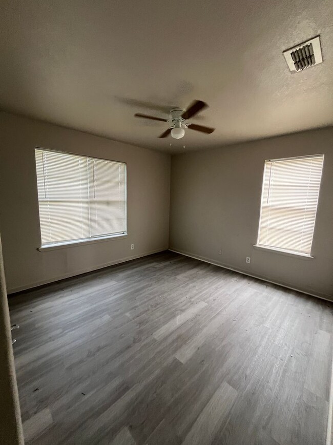 Building Photo - Home for Rent