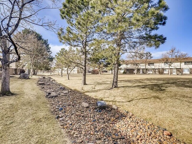 Building Photo - 13046 E Kansas Pl