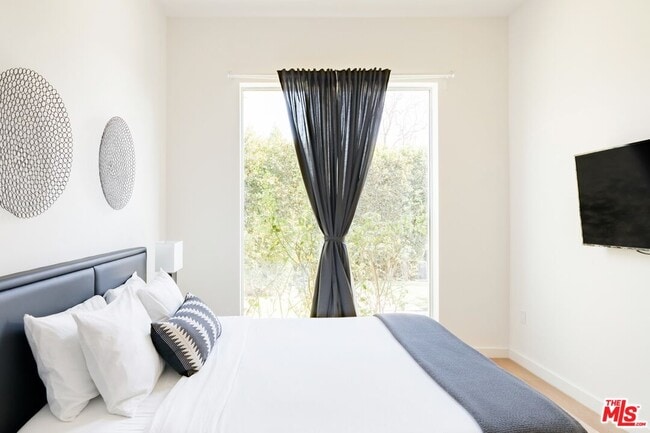 Building Photo - 1723 S Durango Ave