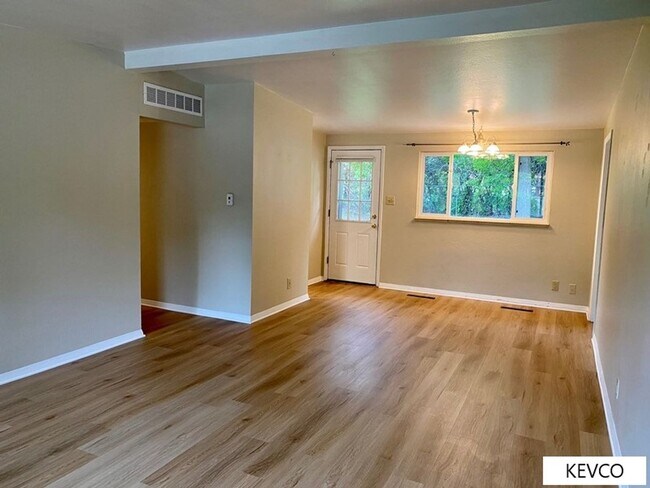 Building Photo - Ranch Style Across the Street from CSU!