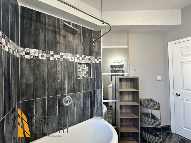 Building Photo - 3004 Clifton Ave