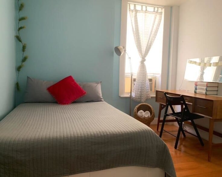 Building Photo - 421 Franklin Ave