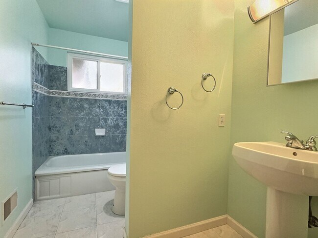 Building Photo - 6BD/3BA – Spacious West San Jose home near...