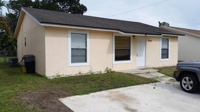Building Photo - 460 Fleming Ave