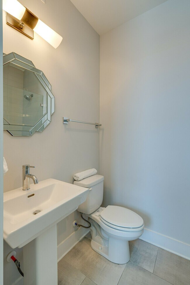 Building Photo - 2910 Felicia St