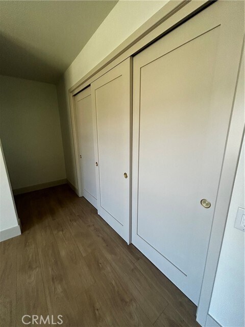 Building Photo - 717 Serpentine Dr