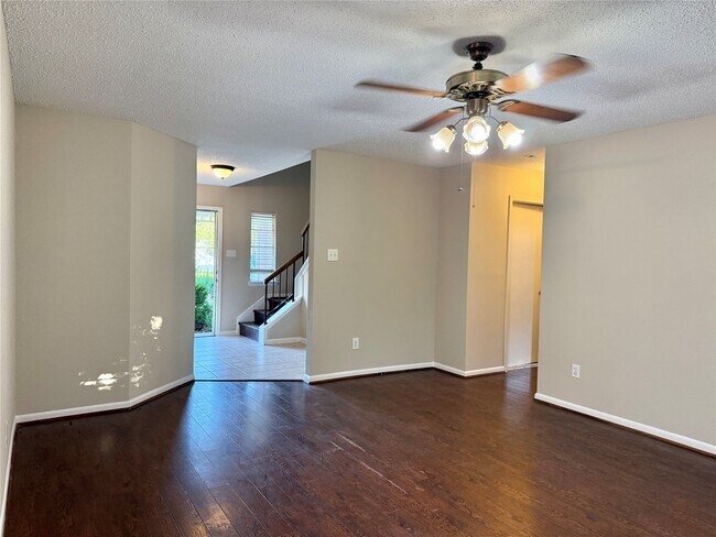 Building Photo - 2923 Cottonfield Way
