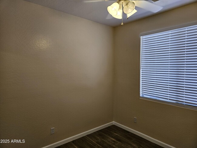 Building Photo - 14574 W Shaw Butte Dr