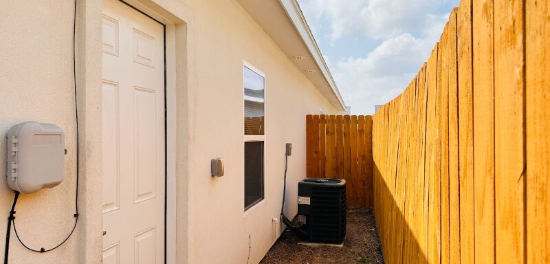 Building Photo - 2918 W Driftwood St