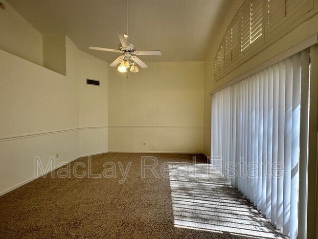 Building Photo - 1667 S Sycamore Pl