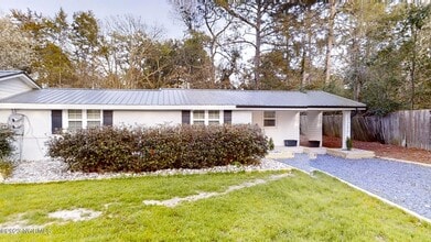 Building Photo - 1255 Central Dr