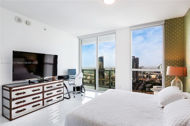 Building Photo - 244 Biscayne Blvd