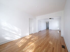 Building Photo - 5004 W Armitage Ave