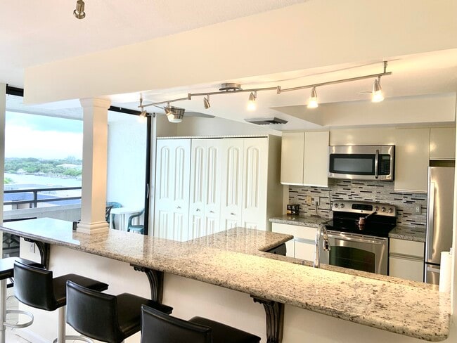 Building Photo - 3555 S Ocean Blvd
