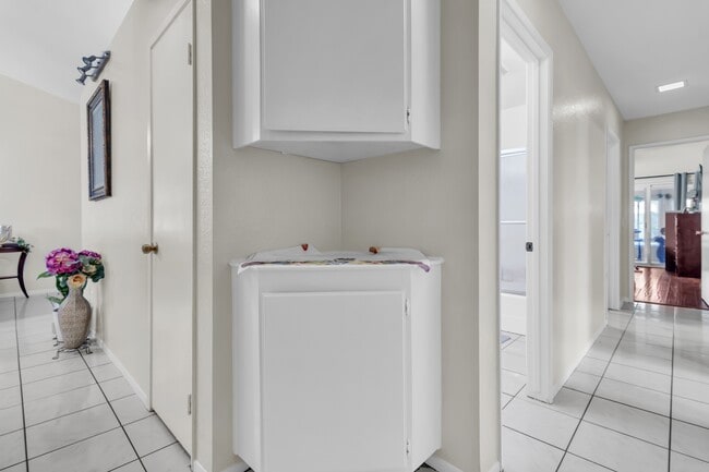 Building Photo - 11322 Oakwood Dr