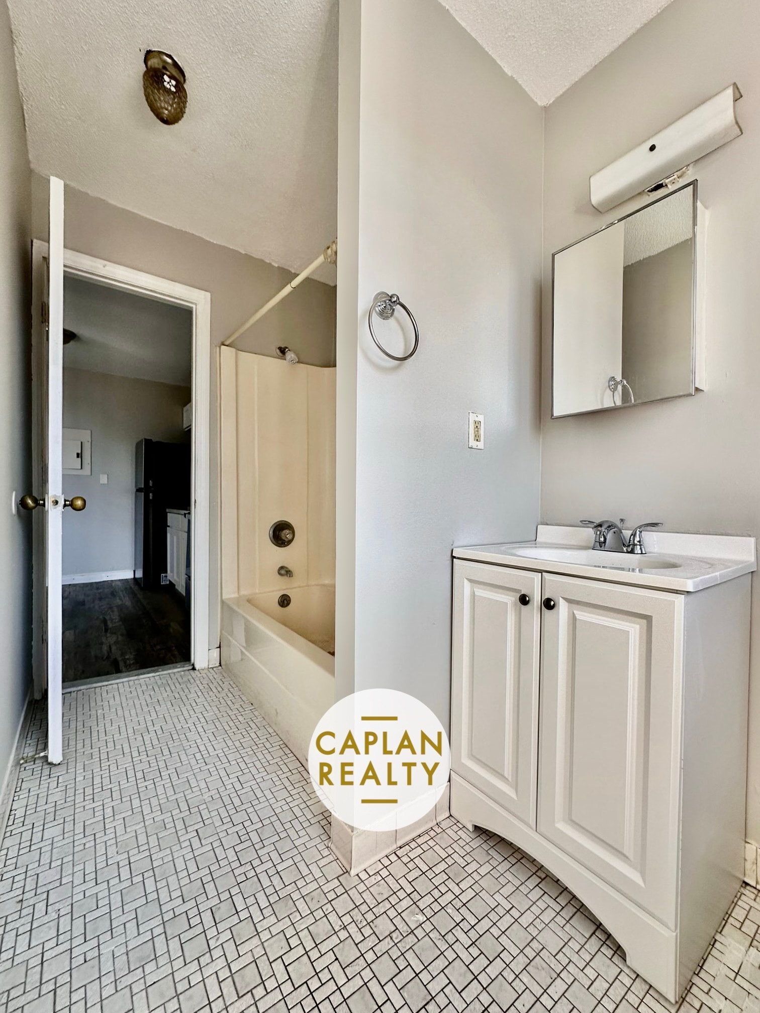 Building Photo - 1407 Chapel St