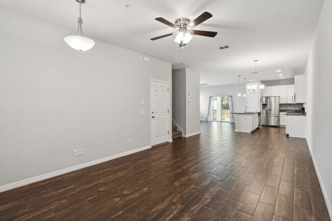 Building Photo - 618 Fortanini Cir