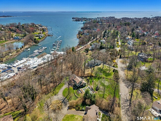 Building Photo - 9 Dancing Bear Rd