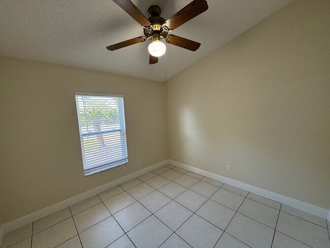 Building Photo - Charming 3 Bedroom, 2 Bathroom Home in Winter Park!!