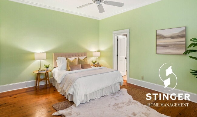 Building Photo - 14 Hayek St