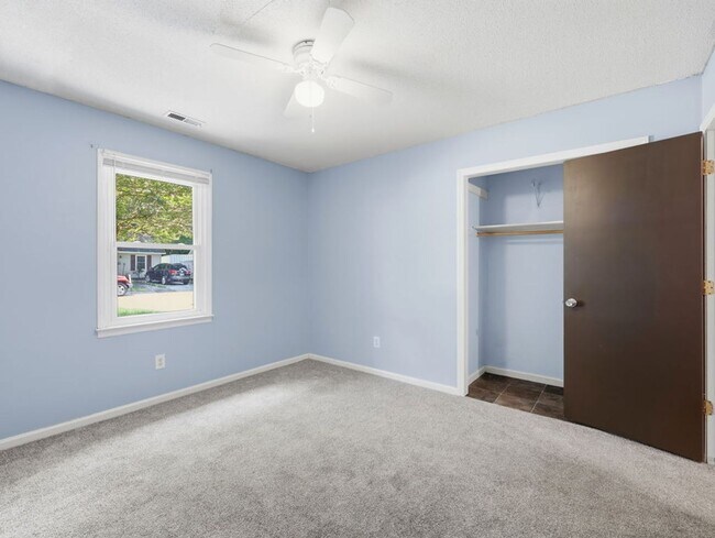 Building Photo - Welcome to Cedar Creek!