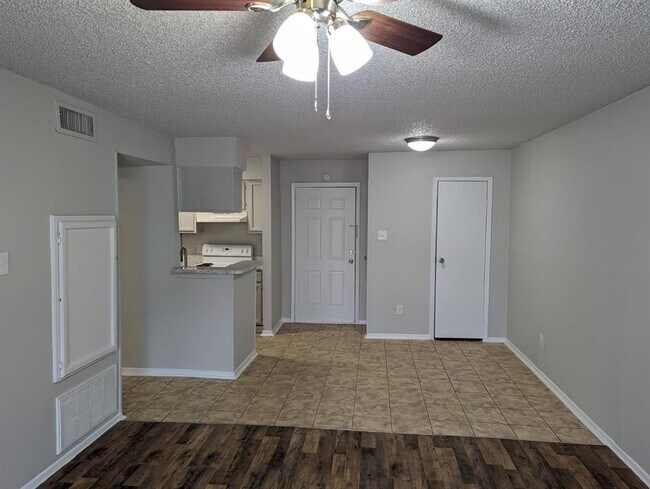 Building Photo - 13151 Walden Rd