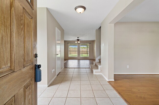 Building Photo - 22730 Tara Way Dr