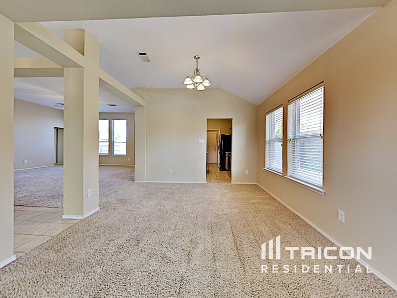 Building Photo - 1567 Nottingham Dr