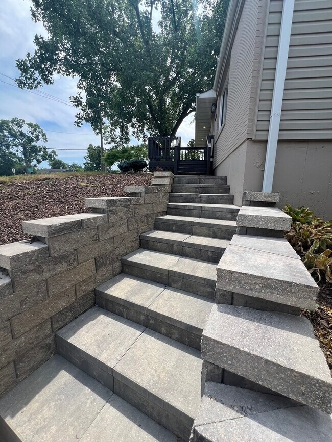 Building Photo - 7830 Westview Ln